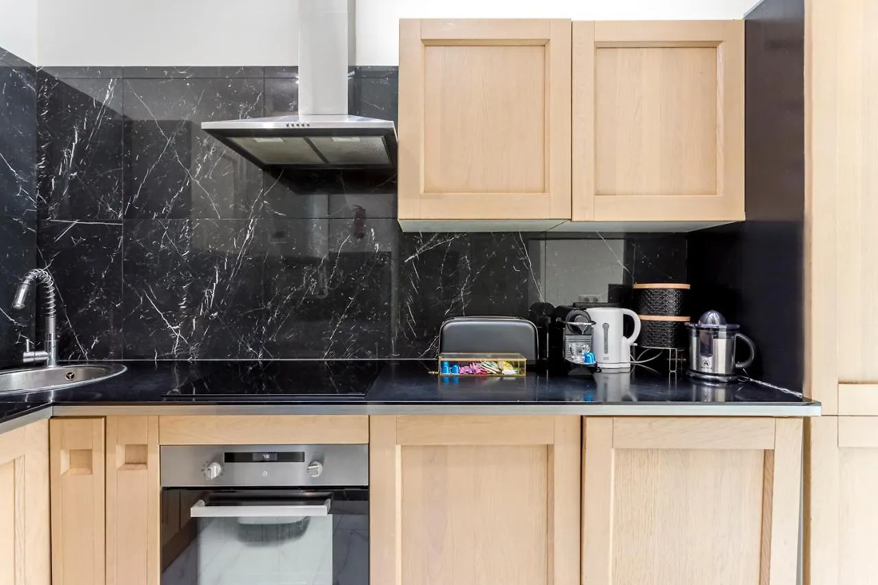 180 Eden, Luxury At Sacre Coeur Apartment Paris