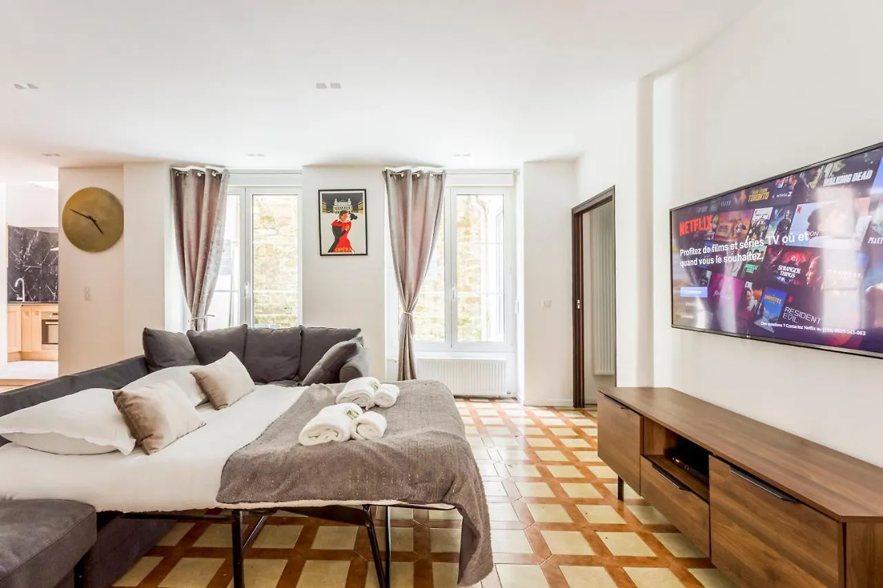 180 Eden, Luxury At Sacre Coeur 公寓 *